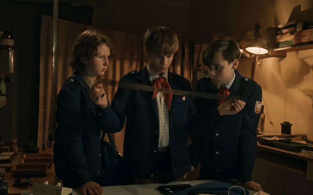 Кто-то прячется в лесу: смотрим первую серию фантастического сериала «Радар»